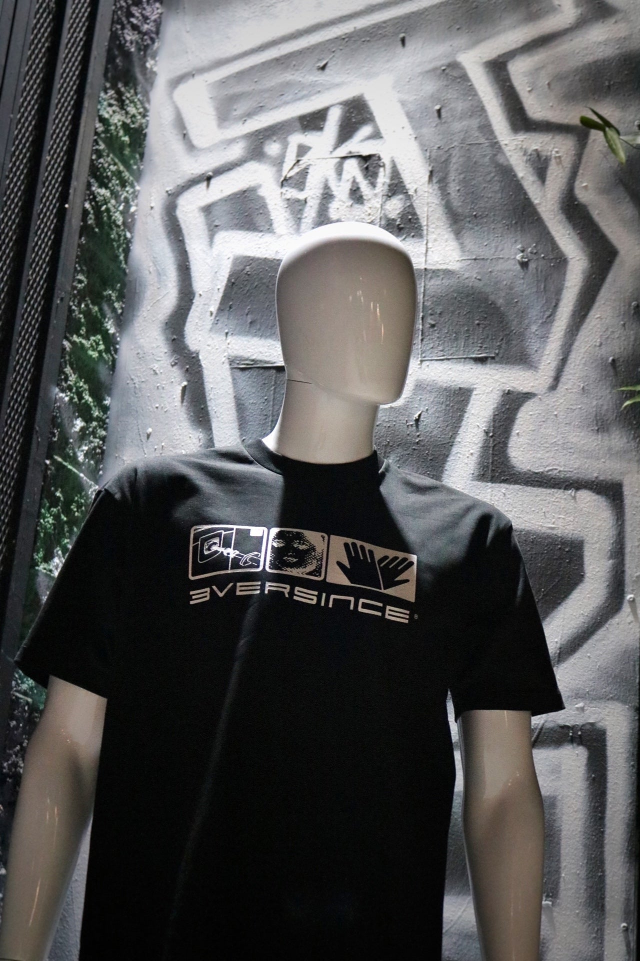 3versince logo T-shirt